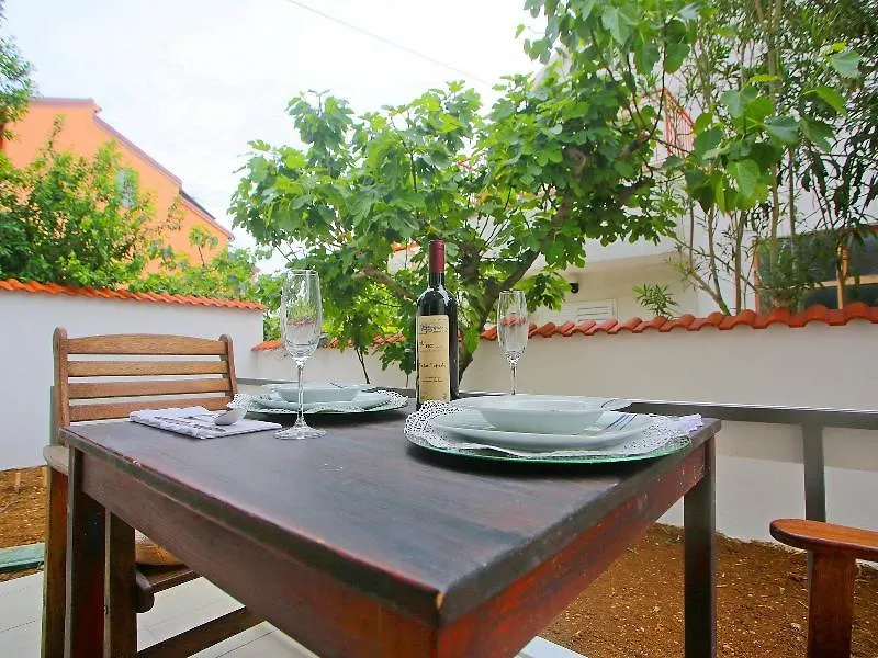 Hotel Apartments Lili Zadar